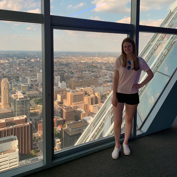 Meet your Posher, Kaleigh - Picture 3 of 5